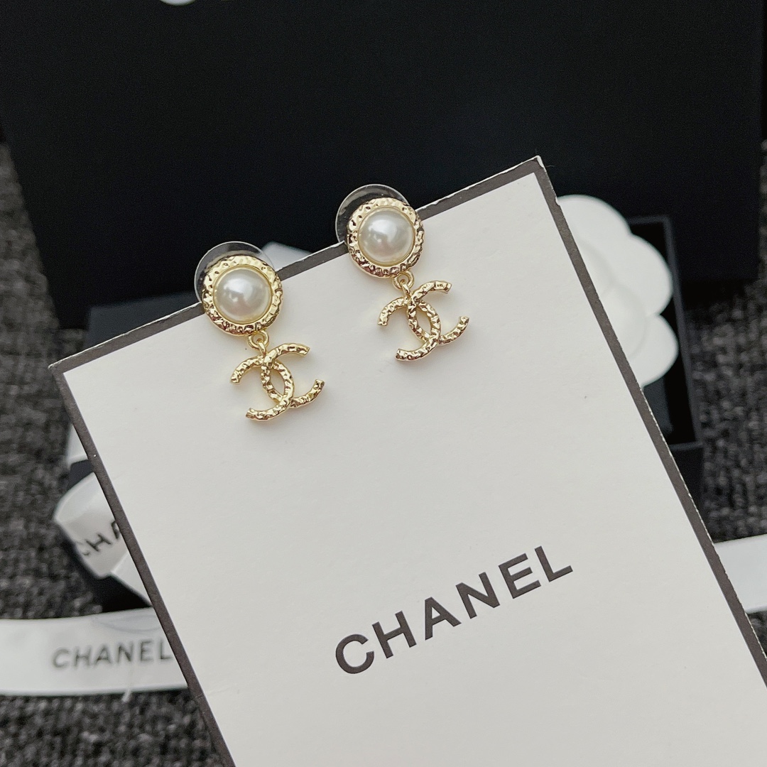 CC CC PEARL EARRINGS