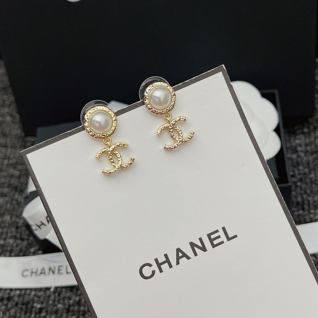 CC CC PEARL EARRINGS