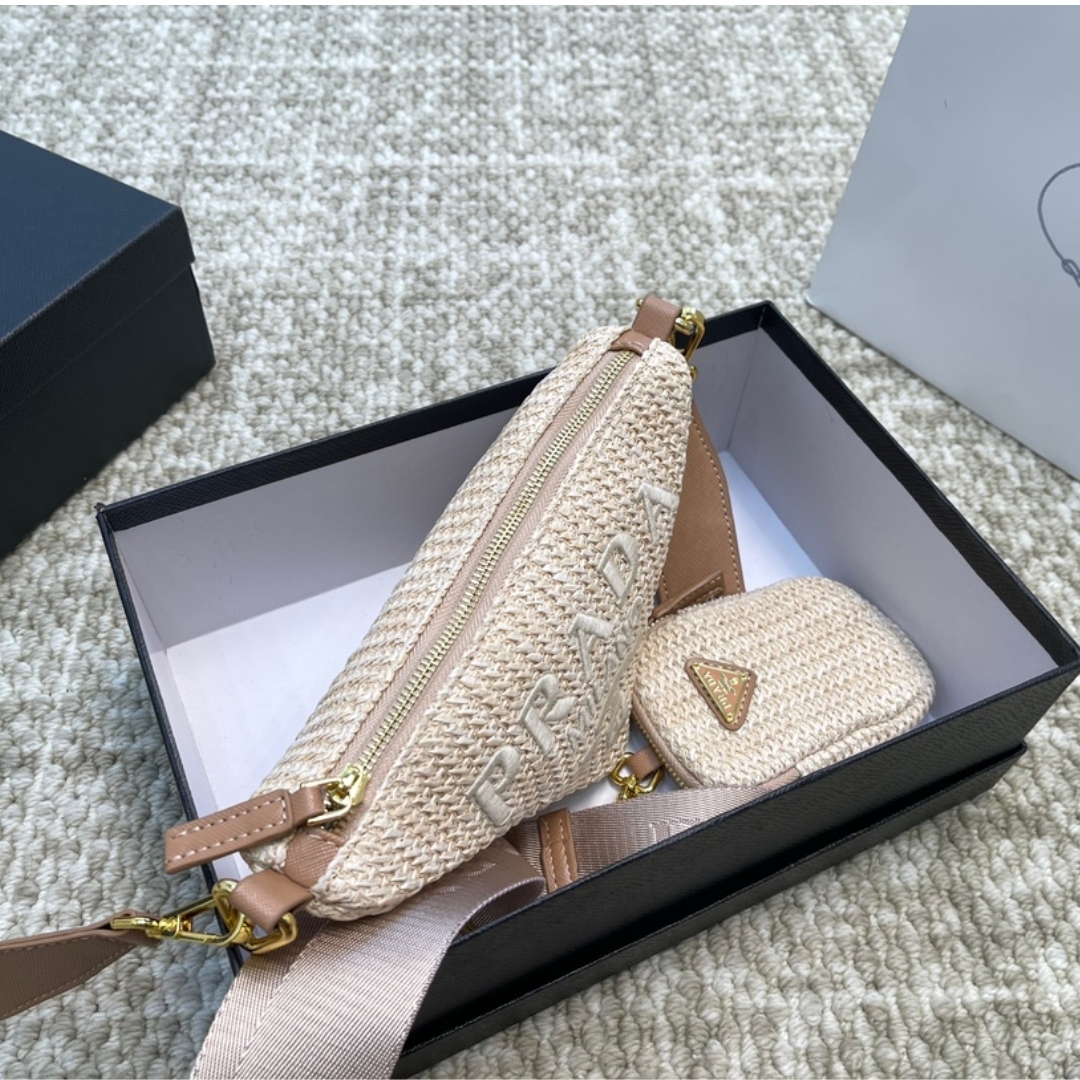 PR TRIANGLE CROCHET SHOULDER BAG NATURAL 25CM 1BH190 2A2T F0018 V DUO