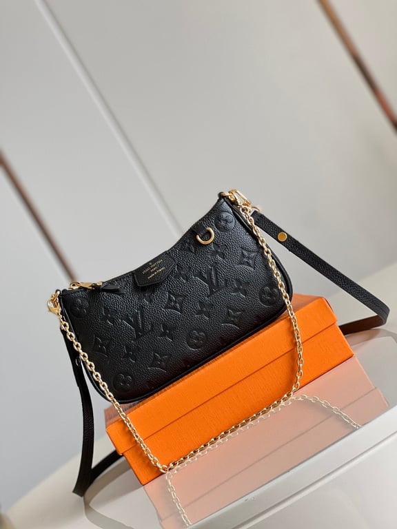 LUV EASY POUCH ON STRAP 19CM BLACK