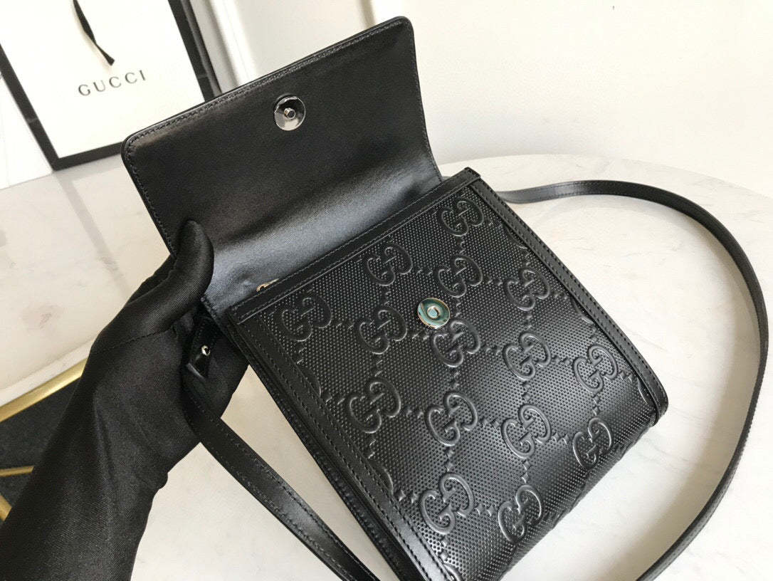 gg Embossed Messenger Bag Black gg Embossed For Men 8.1in/20.5cm gg 625782 1W3AN 1000465