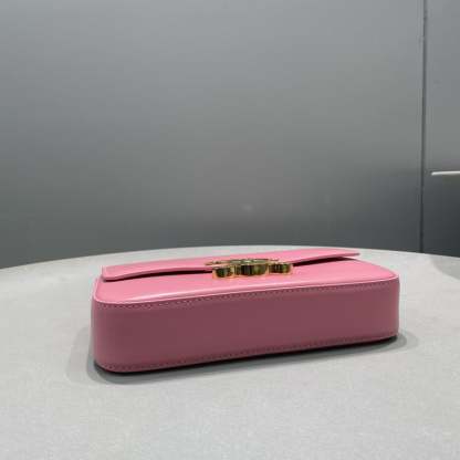 CE CHAIN SHOULDER BAG TRIOMPHE IN TRIOMPHE CANVAS PINK