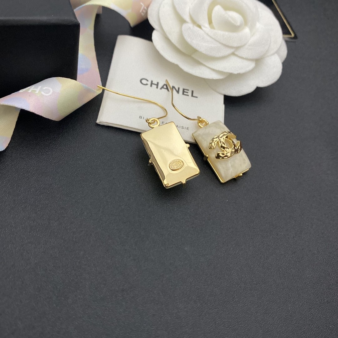 CC RECTANGLE EARRINGS