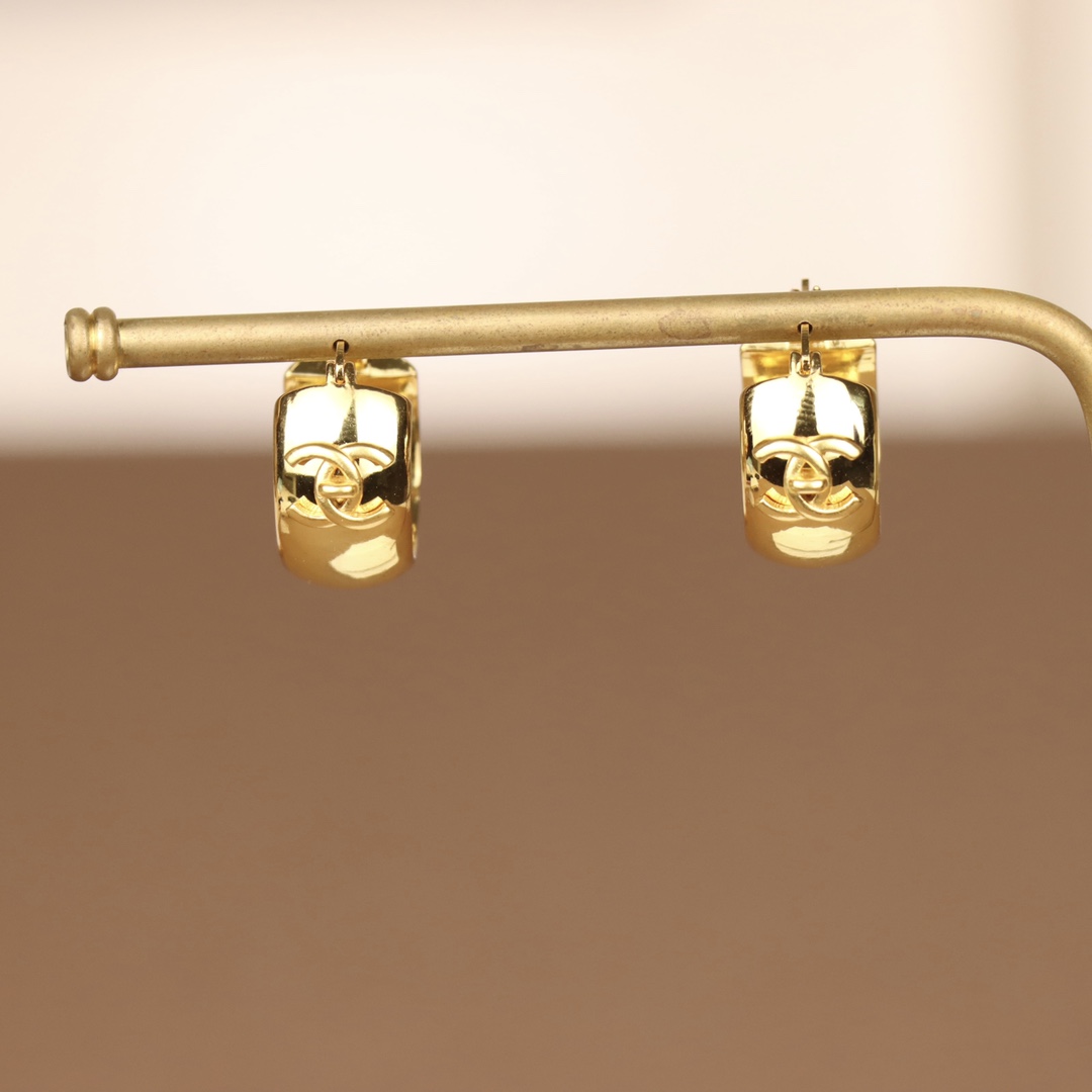 CC CC HOOP EARRINGS