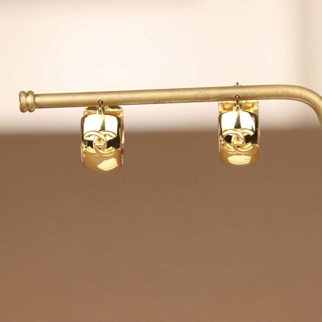 CC CC HOOP EARRINGS