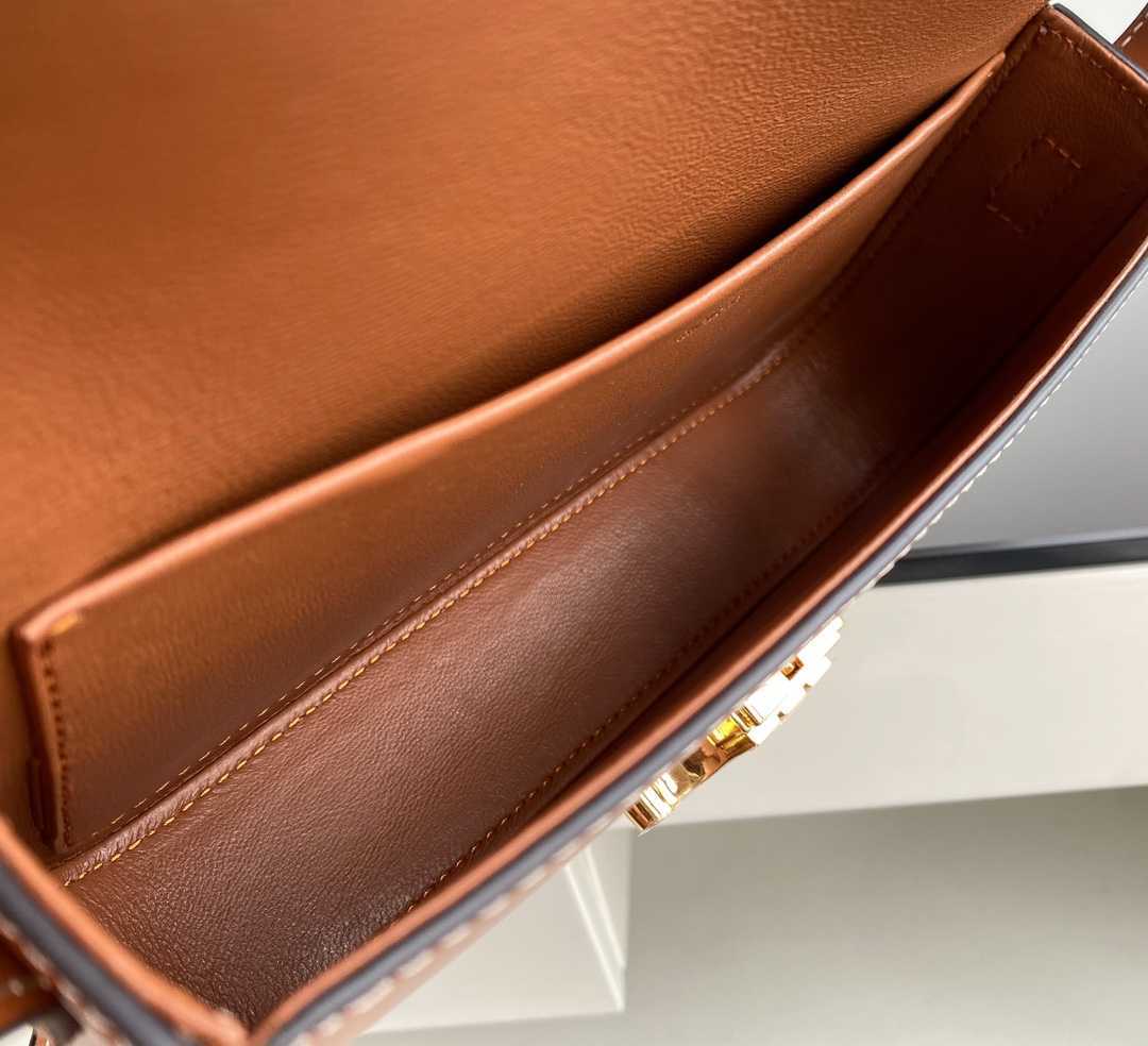 CE TRIOMPHE SHOULDER BAG IN SHINY CALFSKIN BROWN 194143BFN04LU