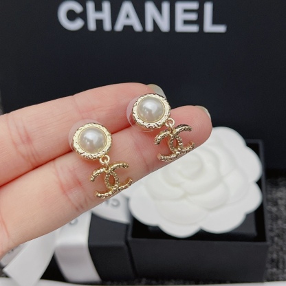 CC CC PEARL EARRINGS