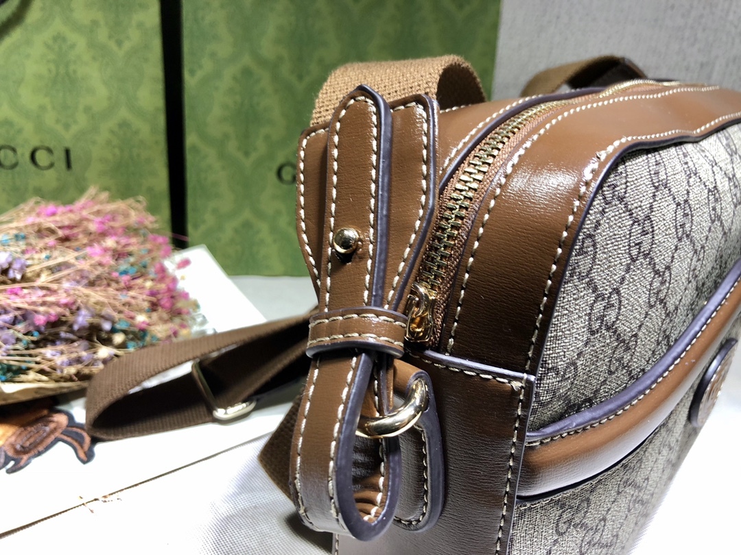 GG MESSENGER BAG WITH INTERLOCKING G 25.5 CM 675891 92THG 8563