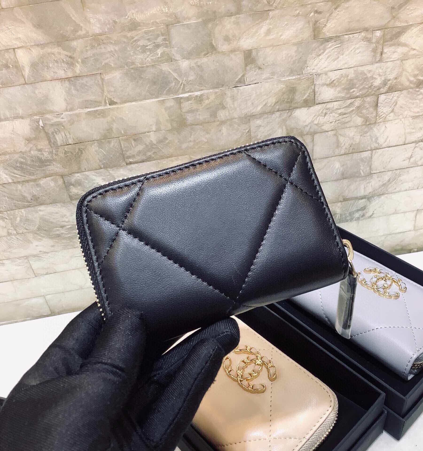 CHL 19 CARD HOLDER WITH ZIPPER LEATHER BLACK WALLET