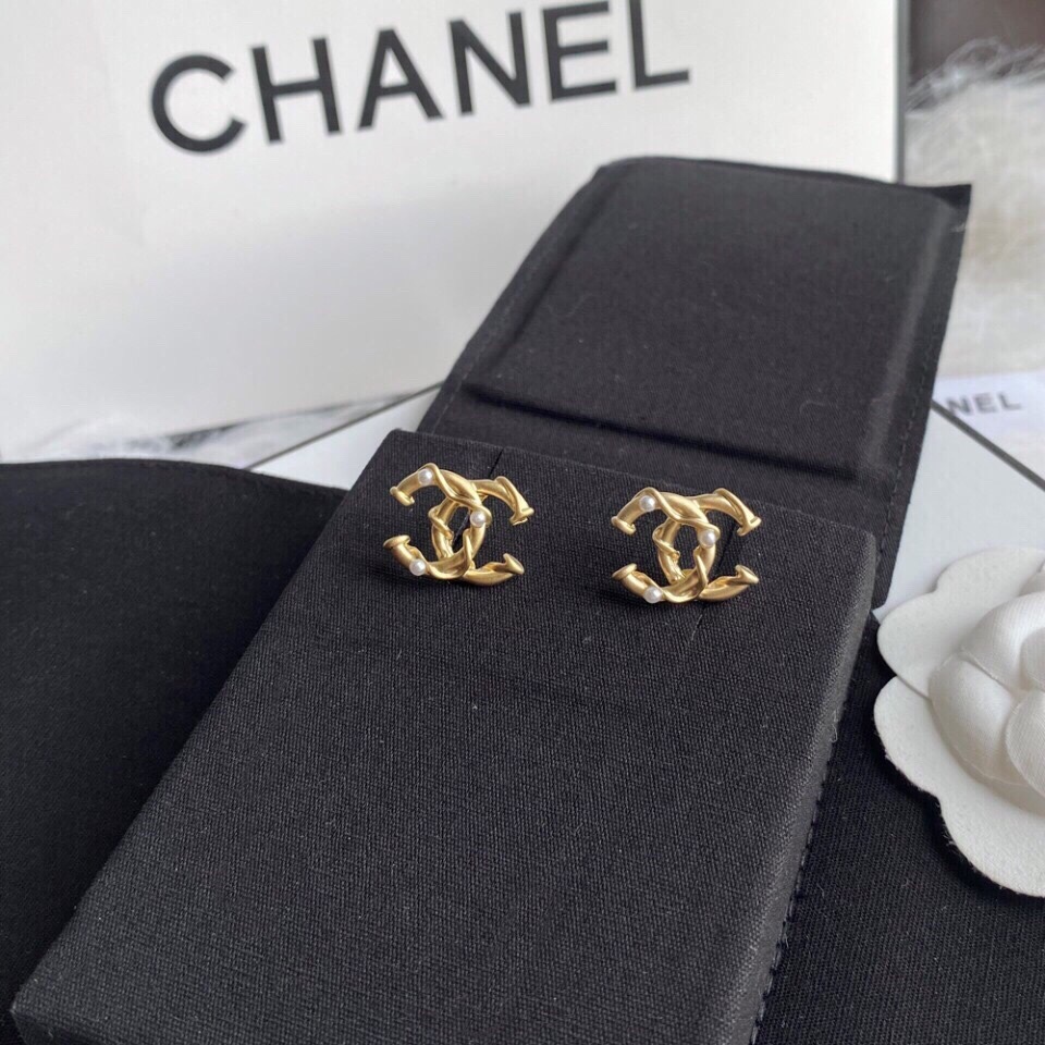 CC CC GOLD EARRINGS