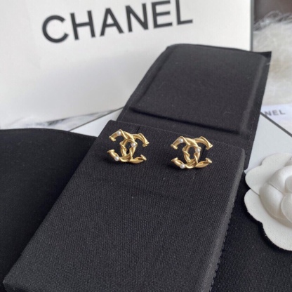 CC CC GOLD EARRINGS