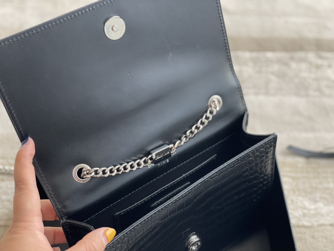 YSL KATE SMALL CHAIN BAG WITH TASSEL IN CROCODILE-EMBOSSED SHINY LEATHER BLACK 474366DND0N1000