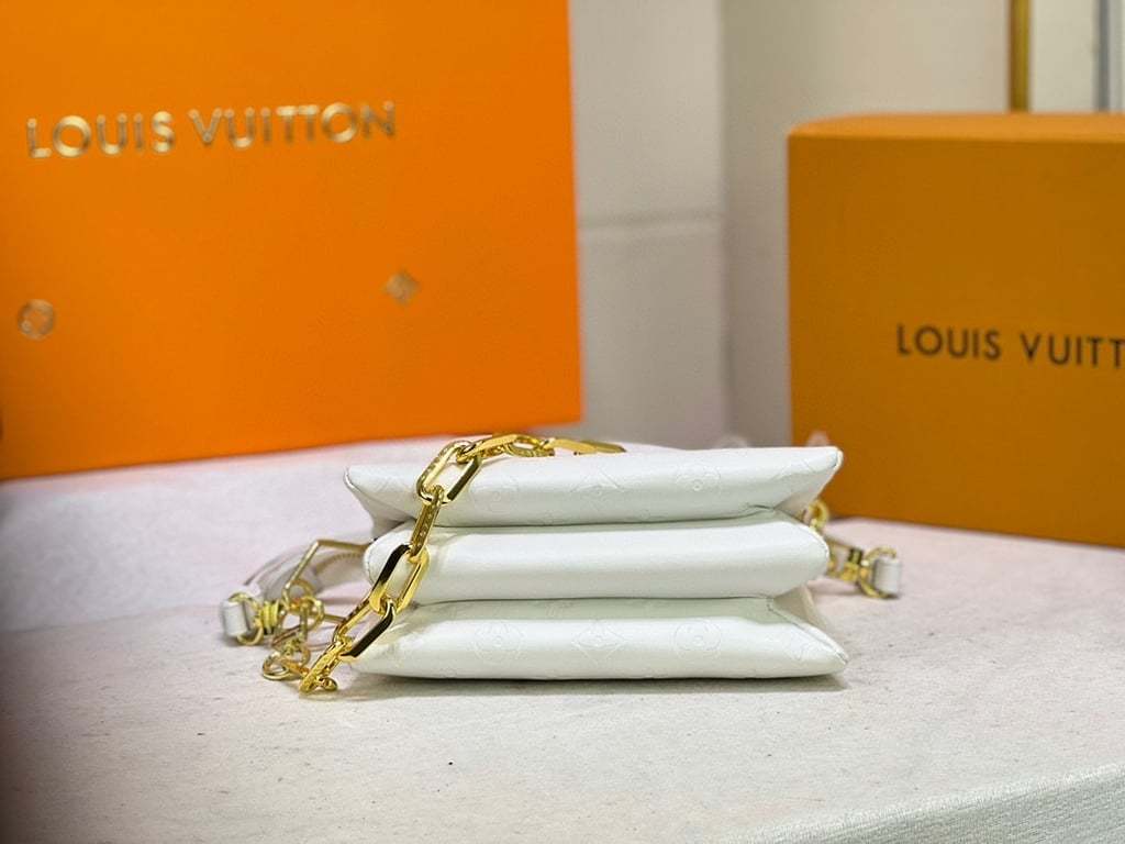 LUV COUSSIN BB WHITE 21CM