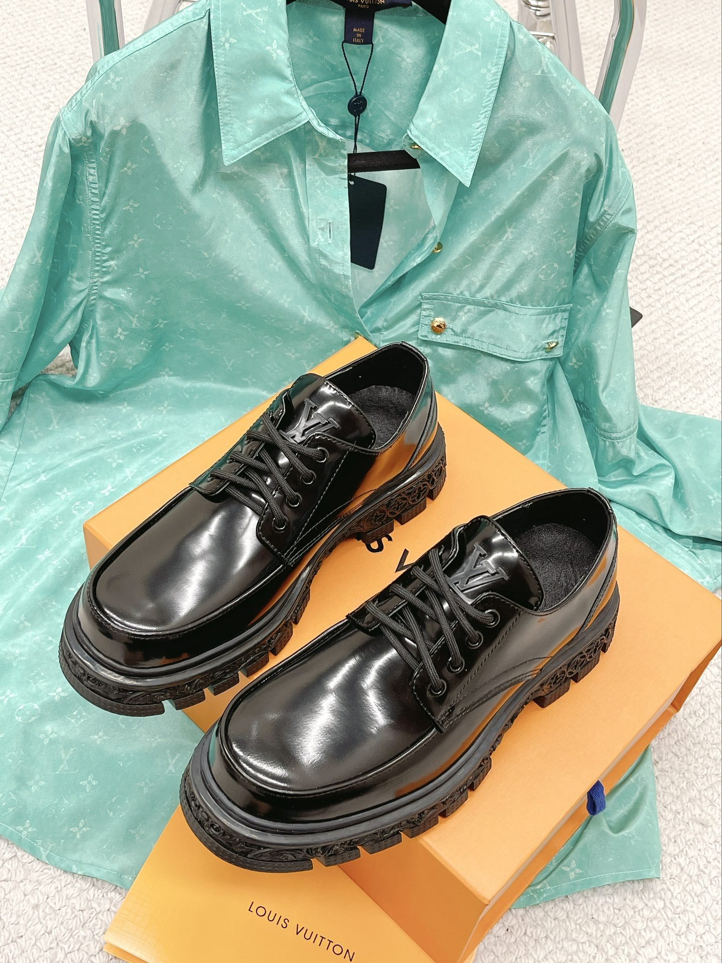 LUV LV BAROQUE DERBY BLACK