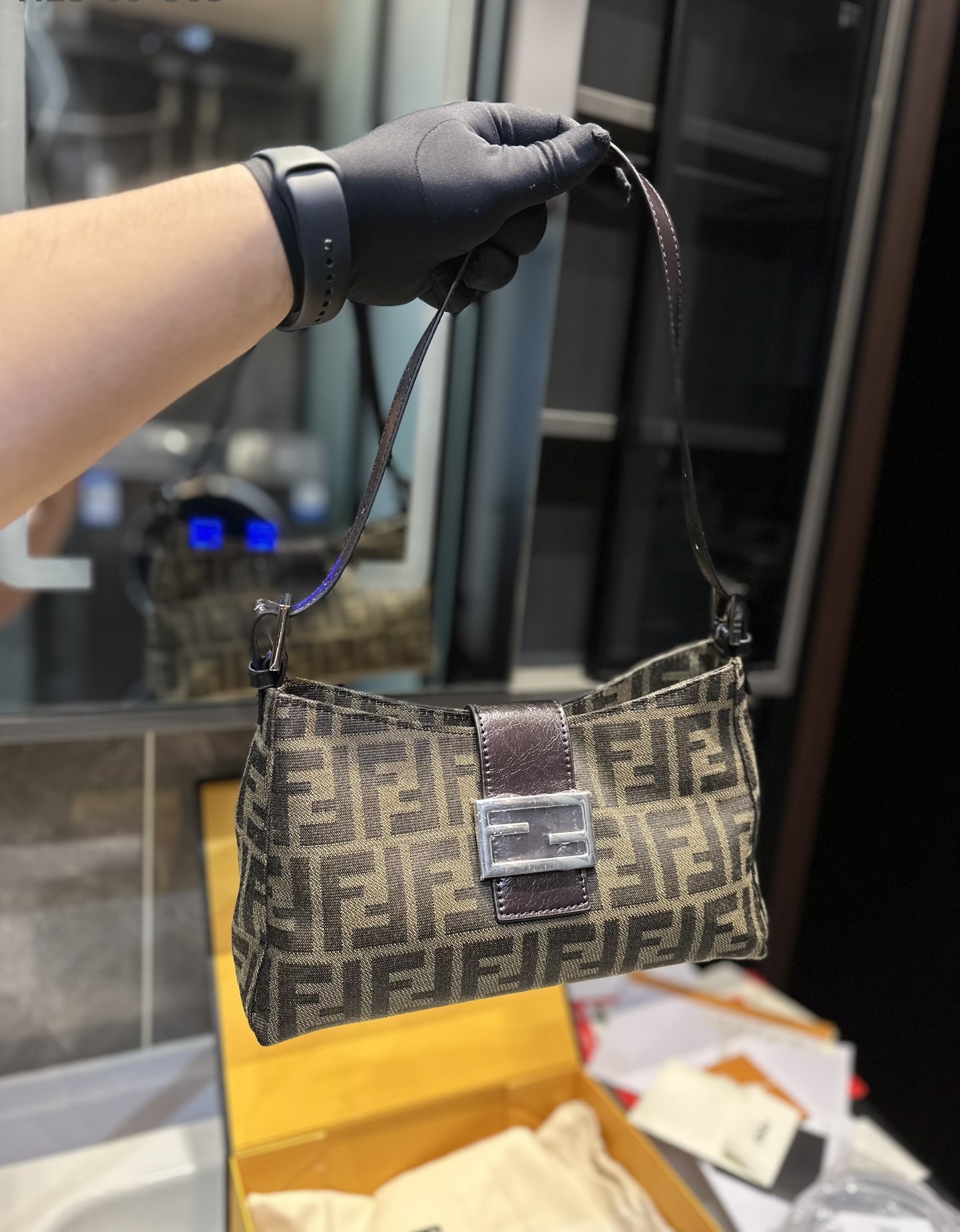 FD ZUCCA HANDBAG BROWN 24CM