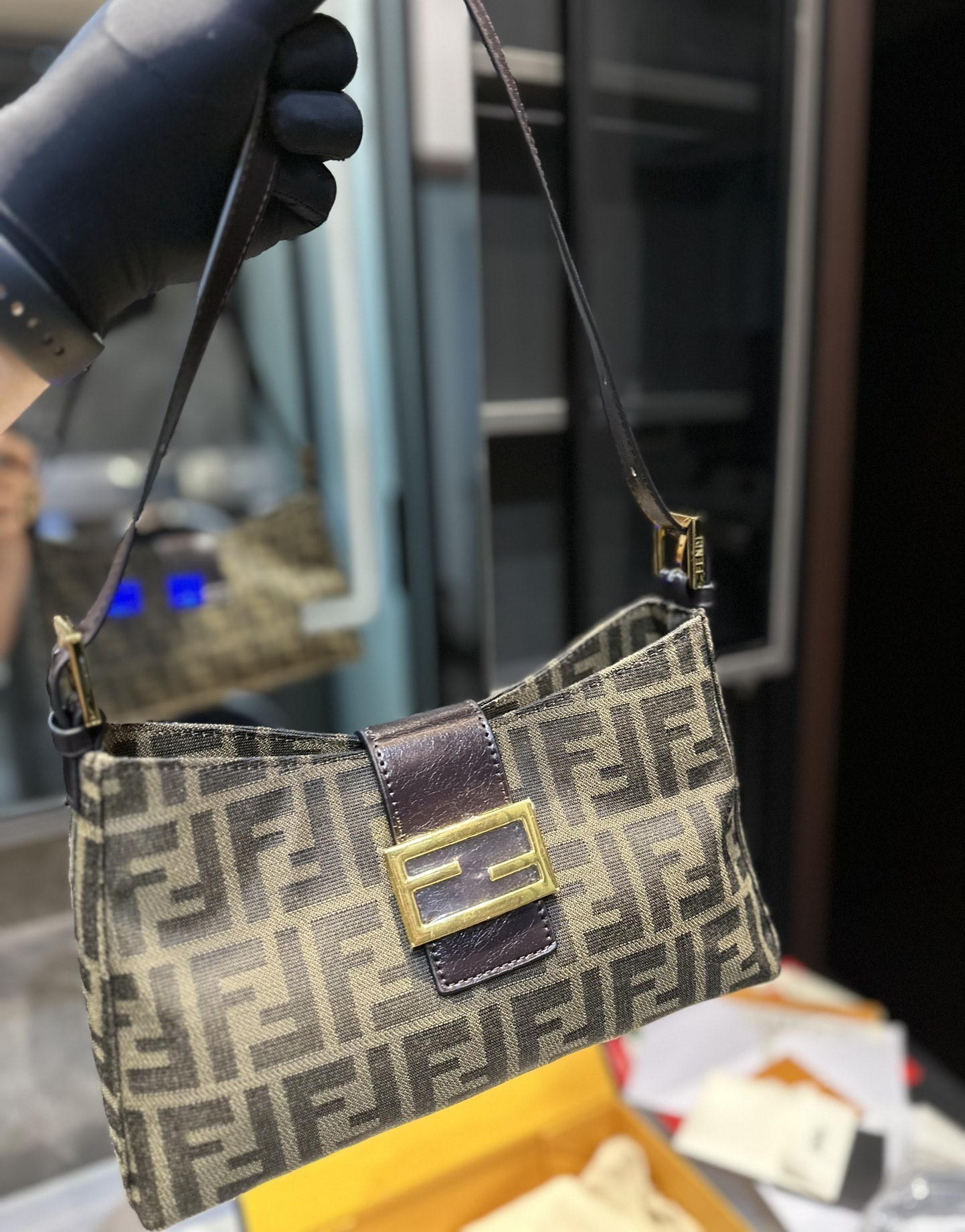 FD ZUCCA HANDBAG BROWN 24CM