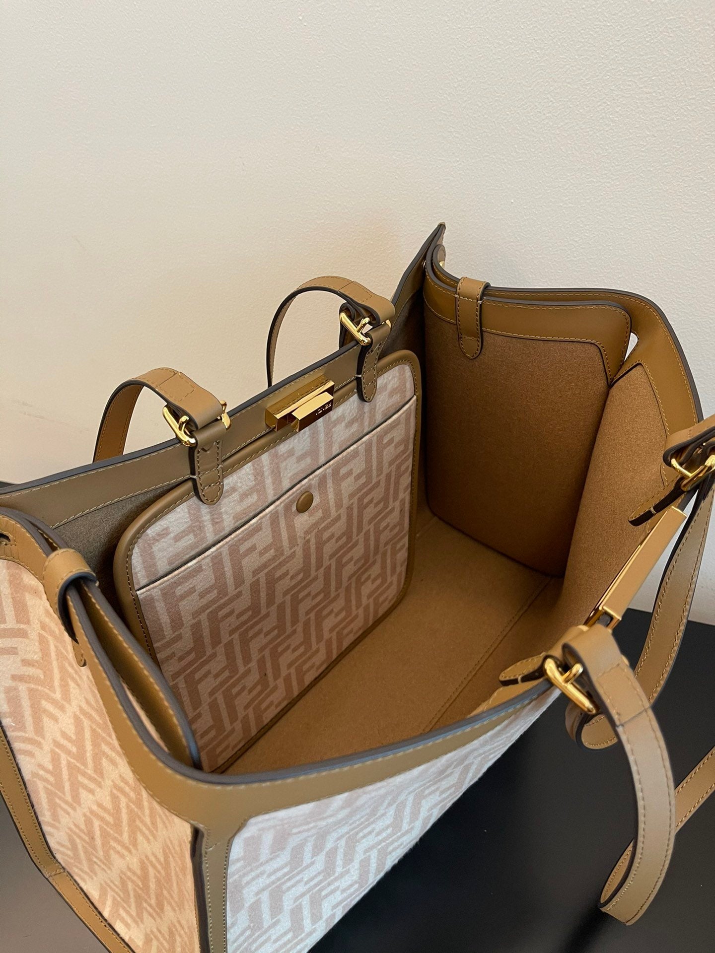 FI Peekaboo X-tote Bag Beige Canvas For Women, Women’s Handbags, Shoulder Bags 16.1in/41cm FF 8BH374