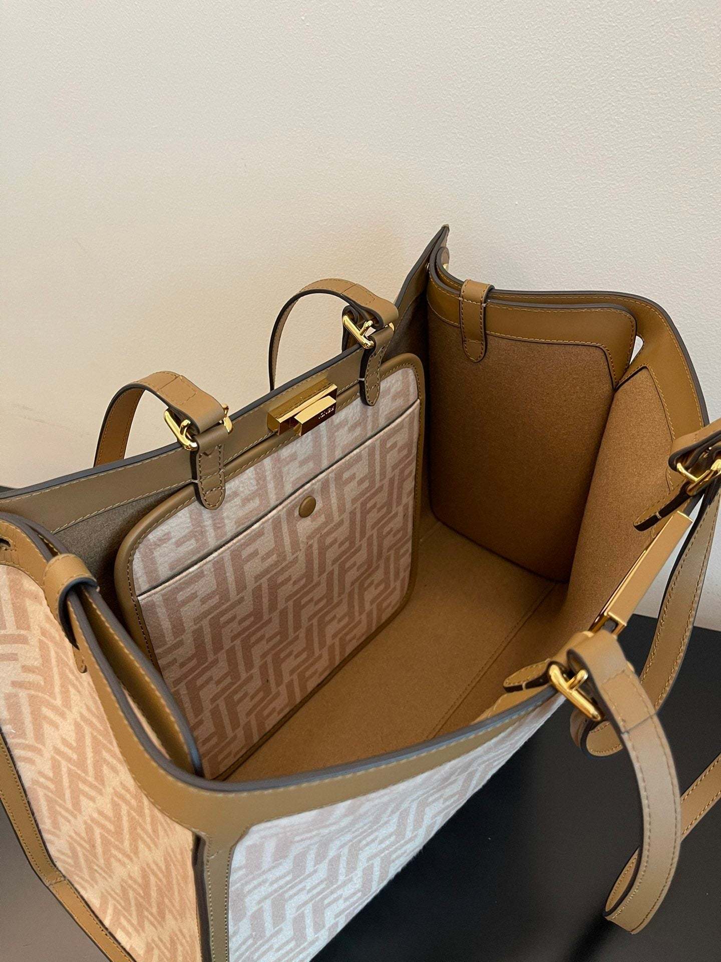 FI Peekaboo X-tote Bag Beige Canvas For Women, Women’s Handbags, Shoulder Bags 16.1in/41cm FF 8BH374