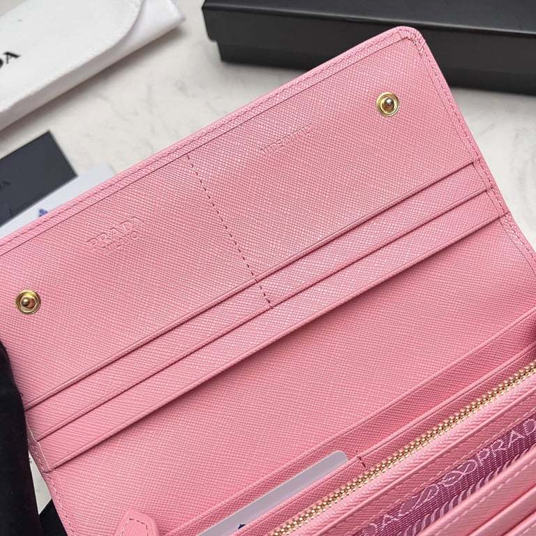 PR SAFFIANO LUX LEATHER FLAP CONTINENTAL LIGHT PINK WALLET 19CM