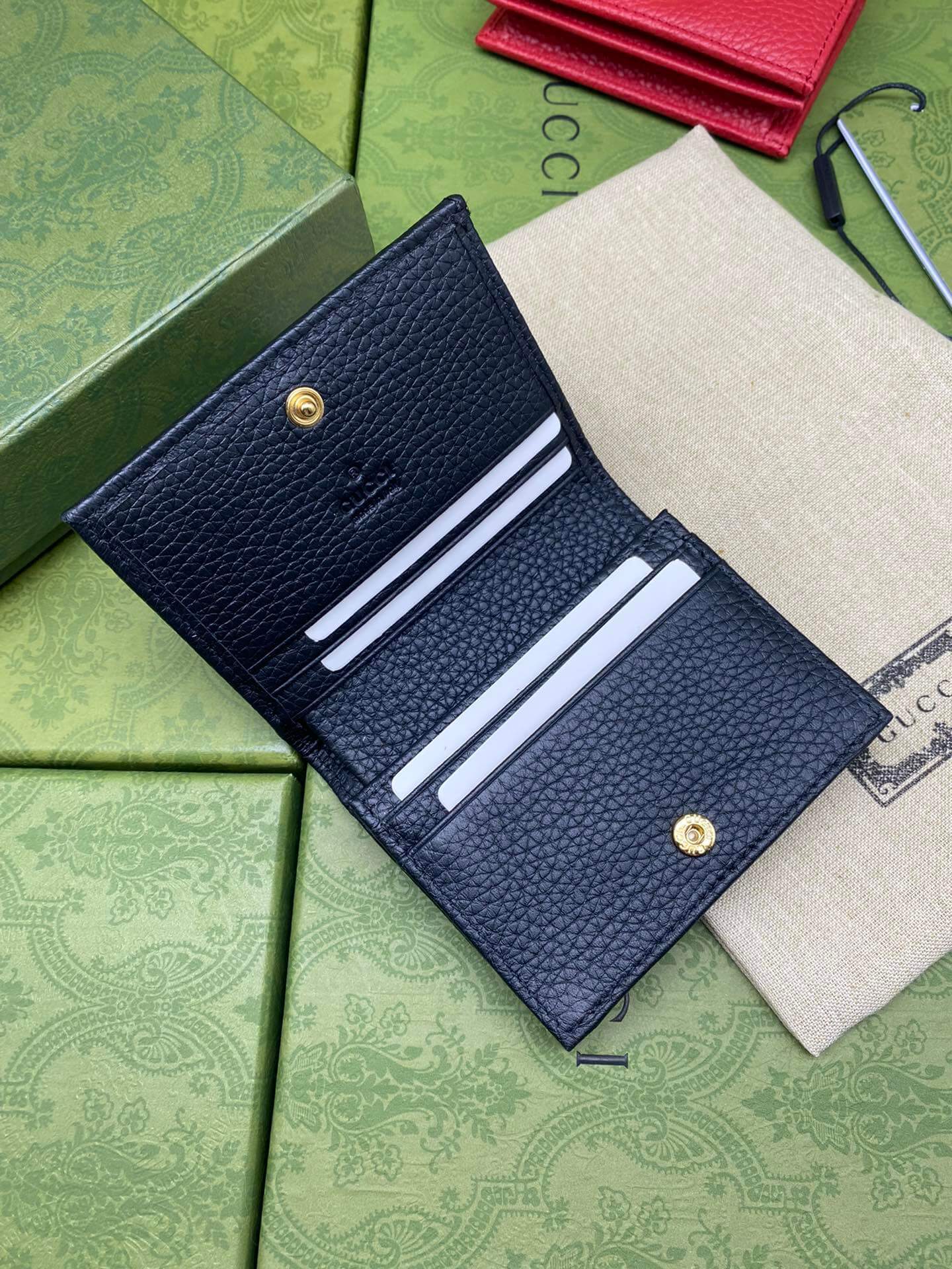 GC 456126 GG Pure cowhide wallet black short design