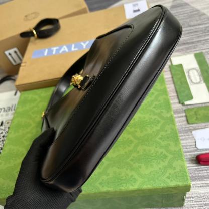 GG 636709 subaxillary bag 28cm black cowhide