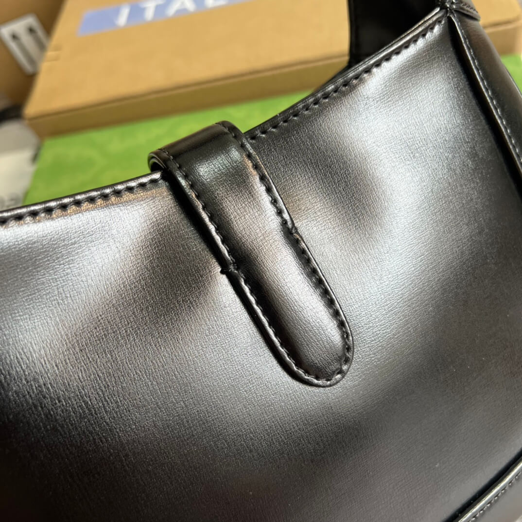 GG 636709 subaxillary bag 28cm black cowhide