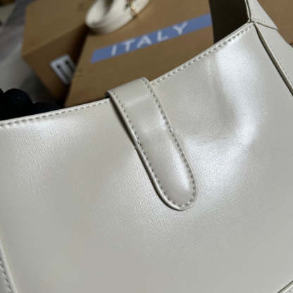 GG636709 subaxillary bag 28cm white cowhide