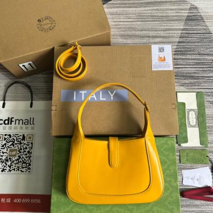 GG636709 subaxillary bag 28cm yellow cowhide