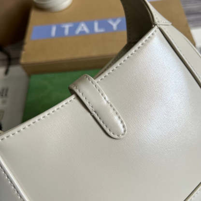 GG637091 Handbag subaxillary bag 19cm white cowhide