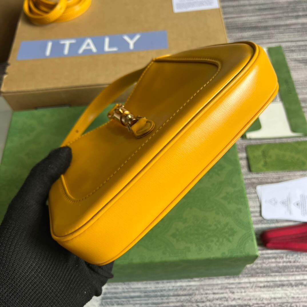 GG637091 Handbag subaxillary bag 19cm yellow cowhide