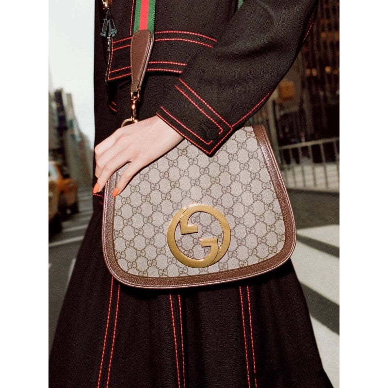 Blondie Medium Shoulder Bag With Round Interlocking G 699210