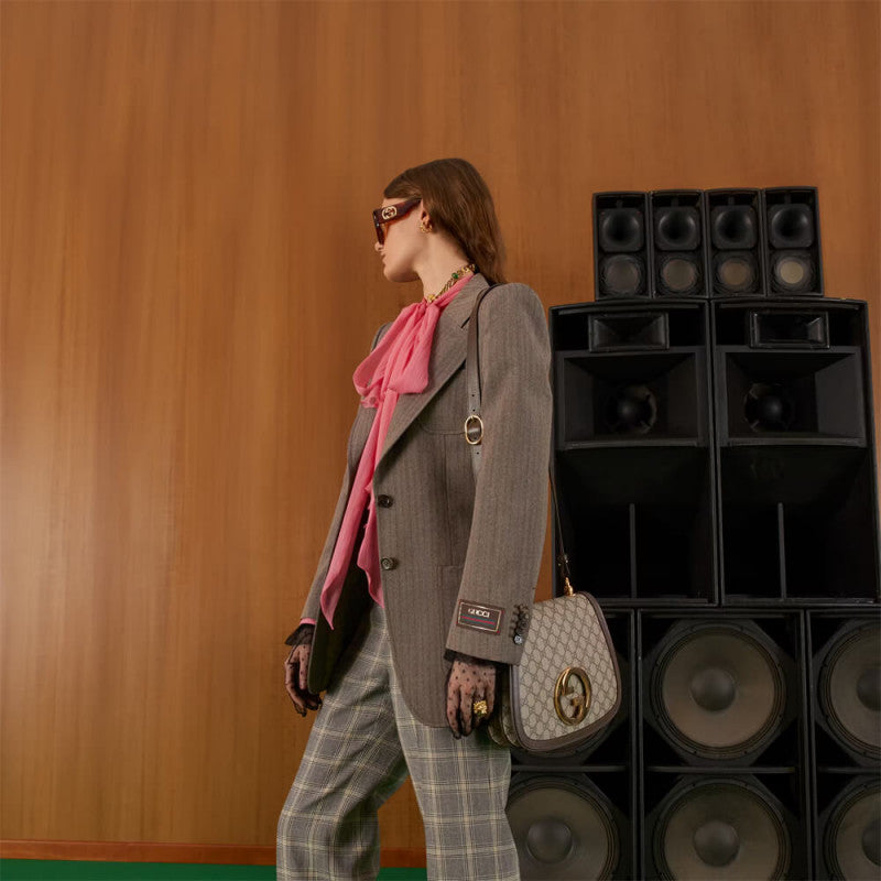 Blondie Medium Shoulder Bag With Round Interlocking G 699210