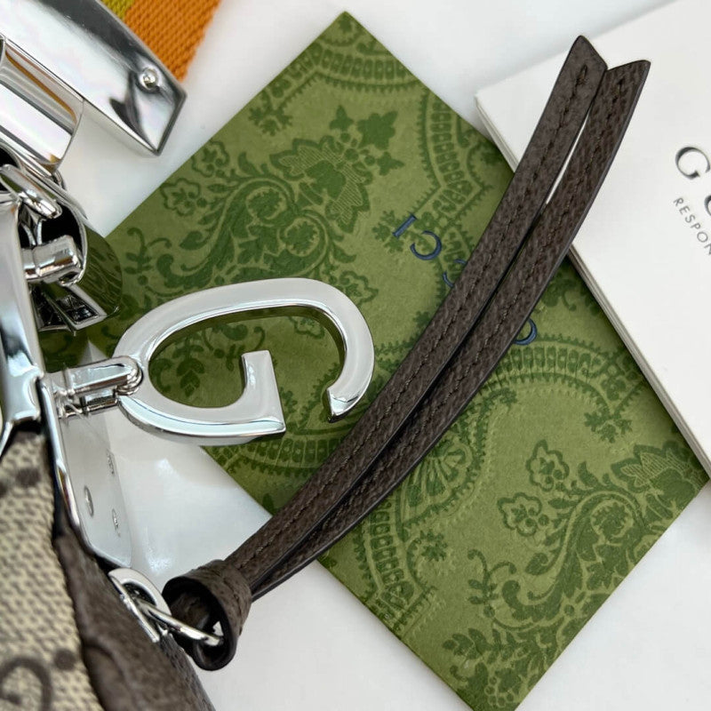 GG Supreme Attache Medium Shoulder Bag 702823 Coffee