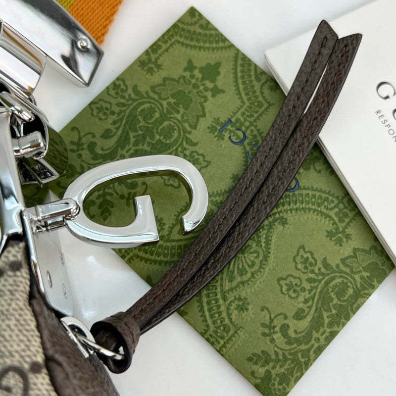 GG Supreme Attache Medium Shoulder Bag 702823 Coffee