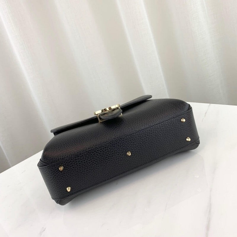 Interlocking GG Clasp Convertible Bag 510302