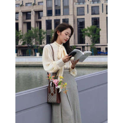 Mini Tote Bag with Interlocking G in GG Supreme 671623