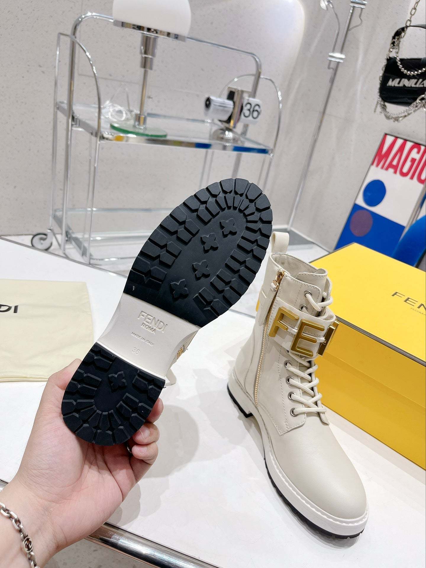 Luxury Shoes - FED - 424