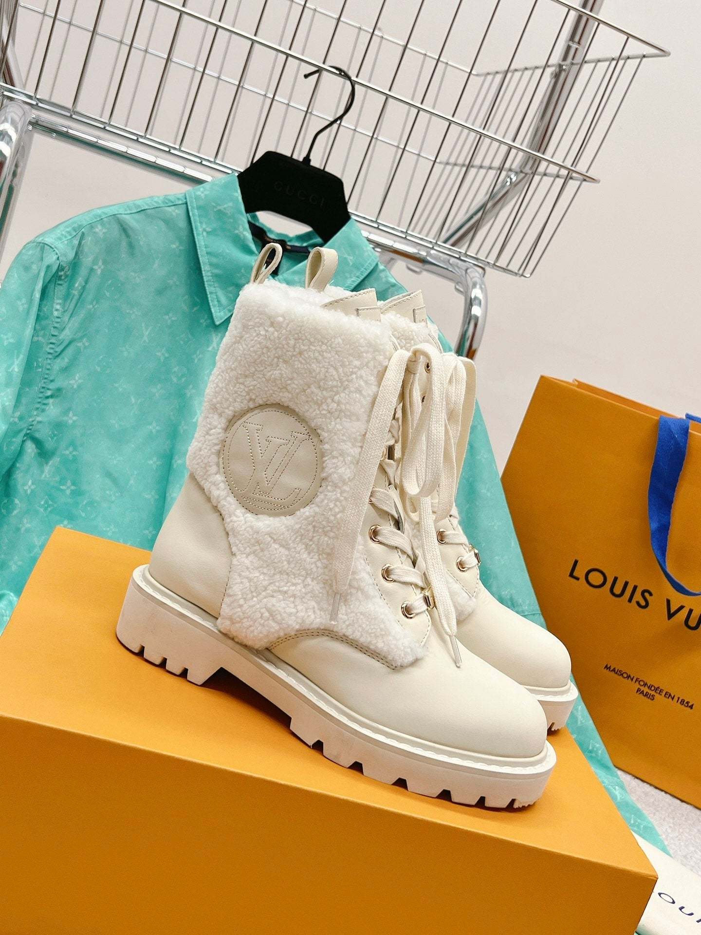 Luxury Shoes - LU-V - 477