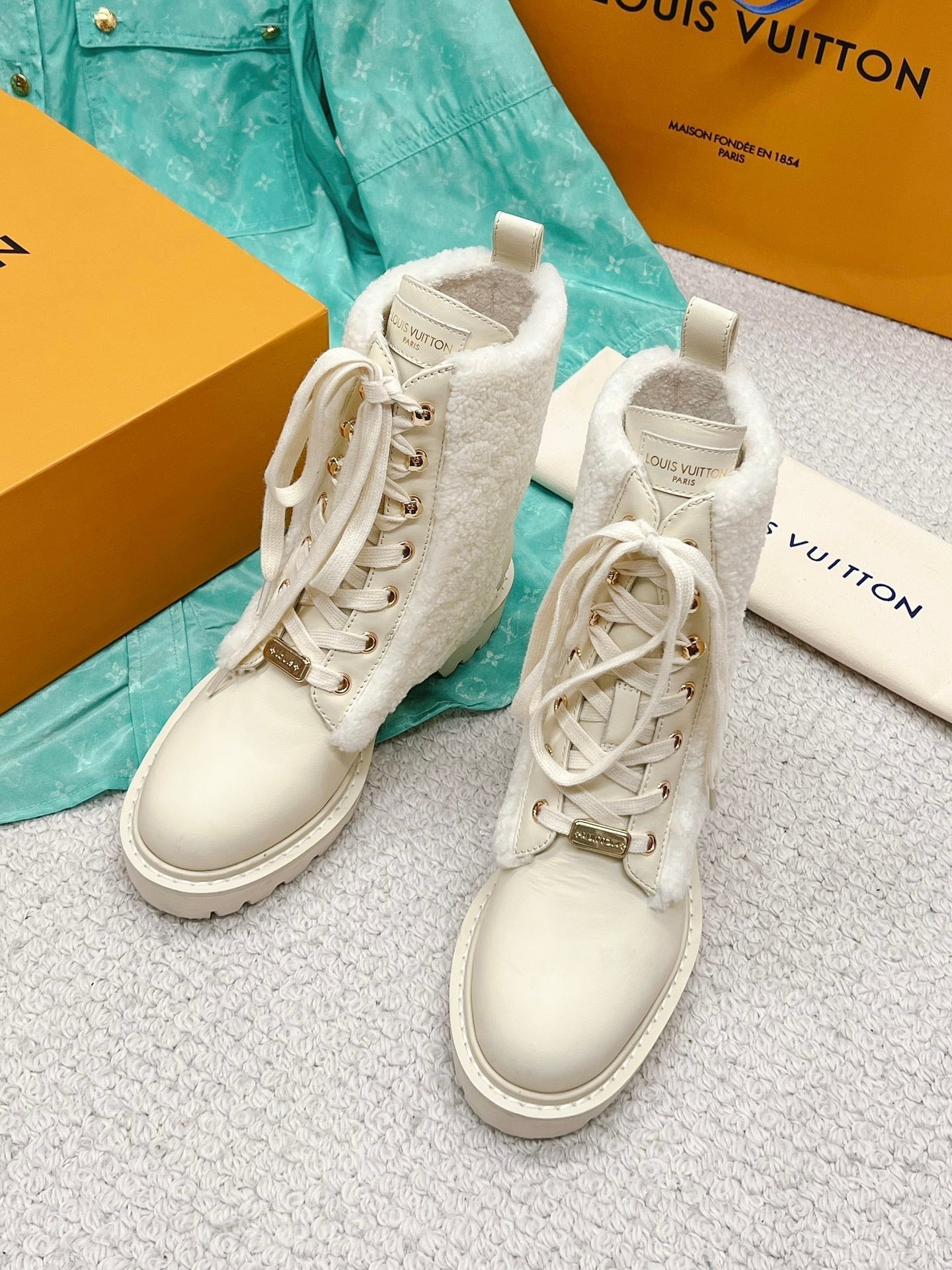 Luxury Shoes - LU-V - 477