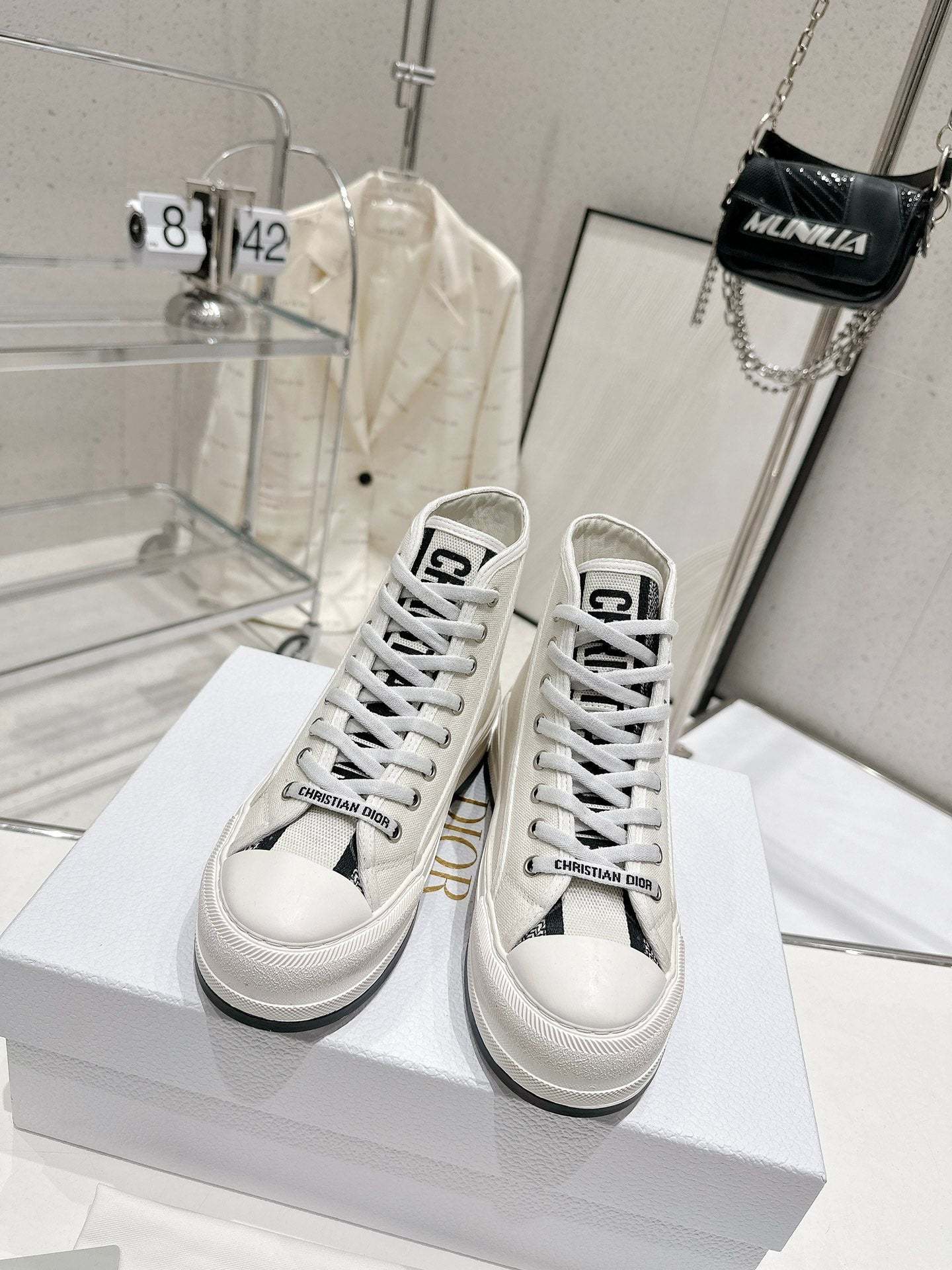 Luxury Shoes - DIR - 402
