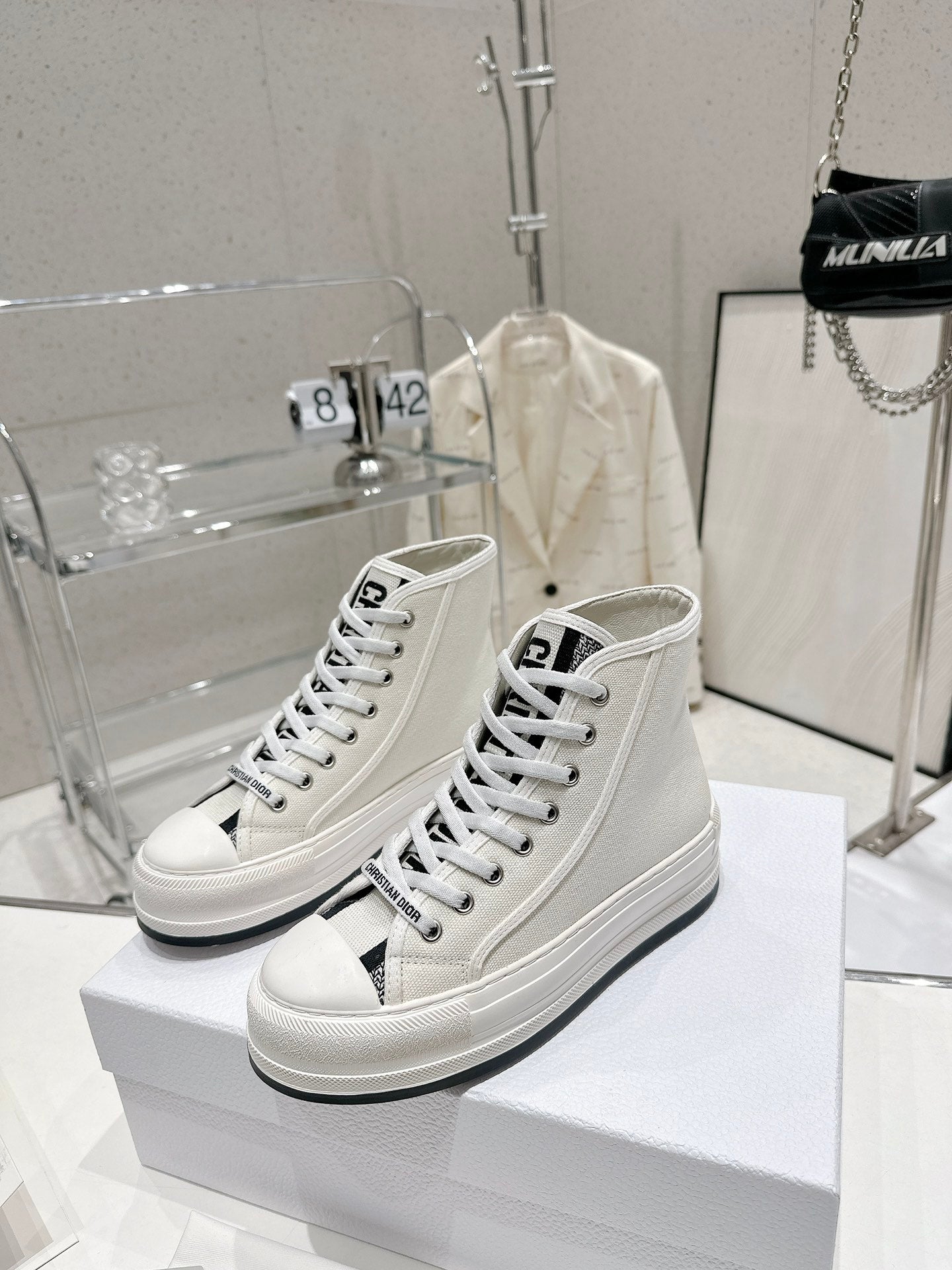 Luxury Shoes - DIR - 402