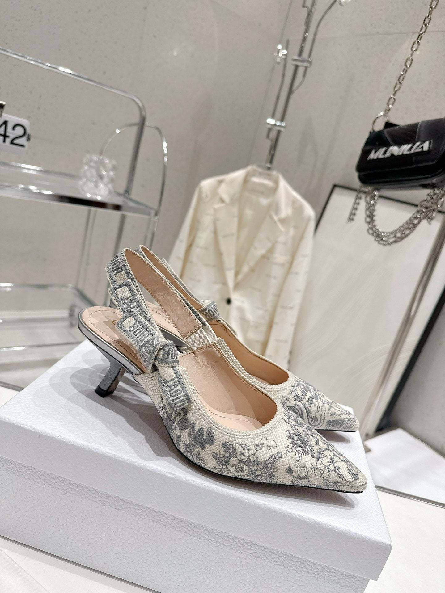 Luxury Shoes - DIR - 438