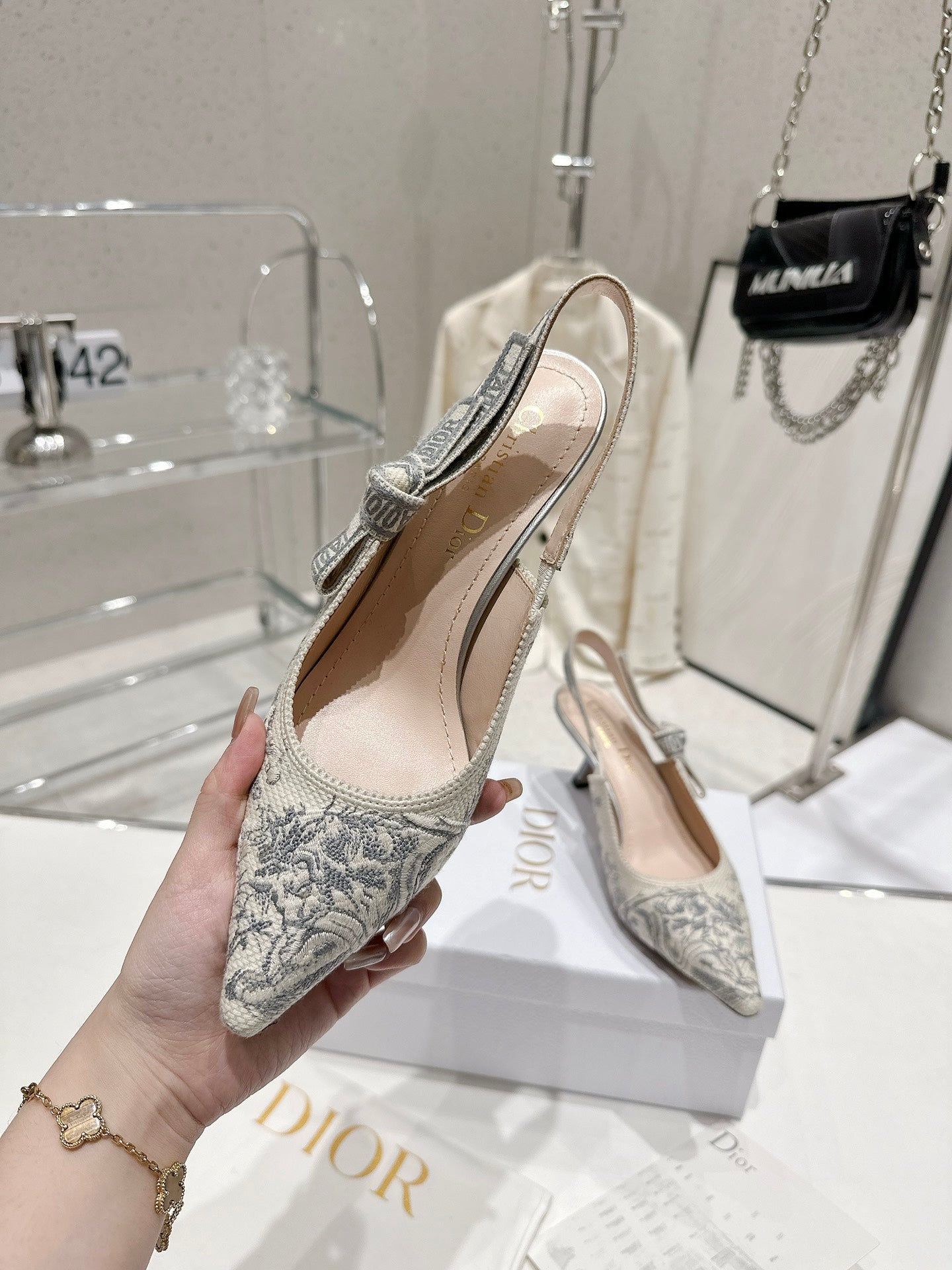 Luxury Shoes - DIR - 438