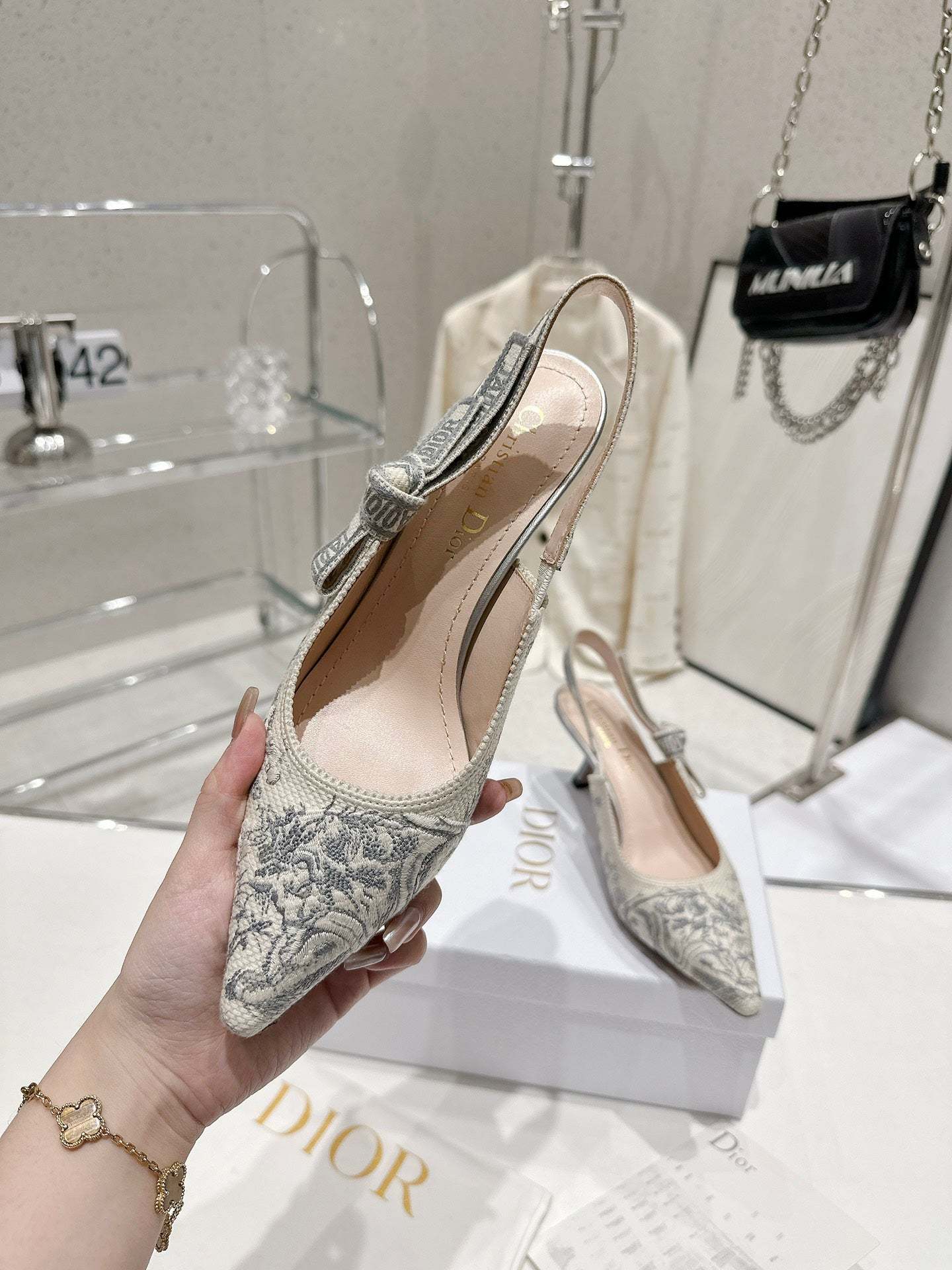 Luxury Shoes - DIR - 438