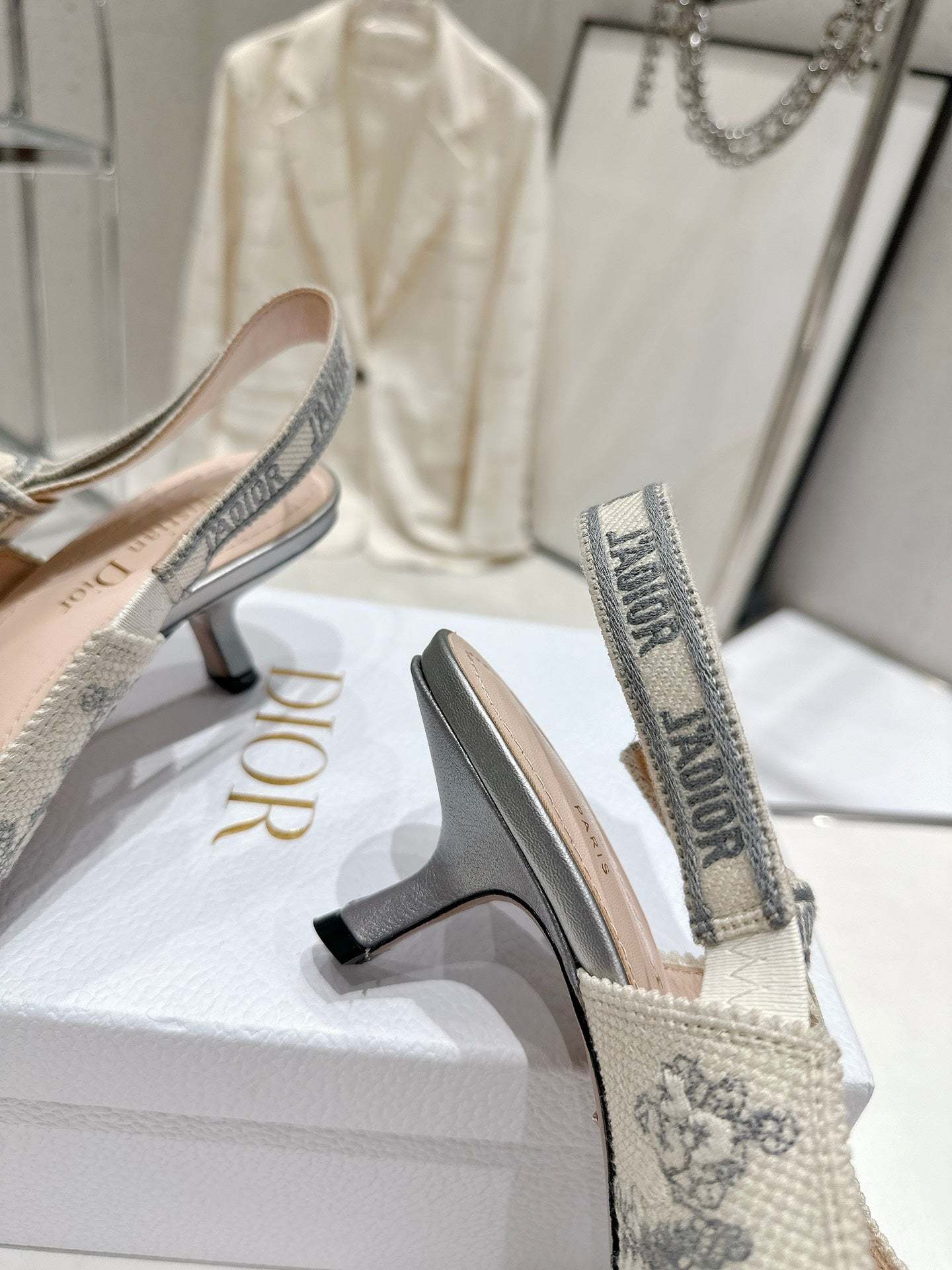 Luxury Shoes - DIR - 438