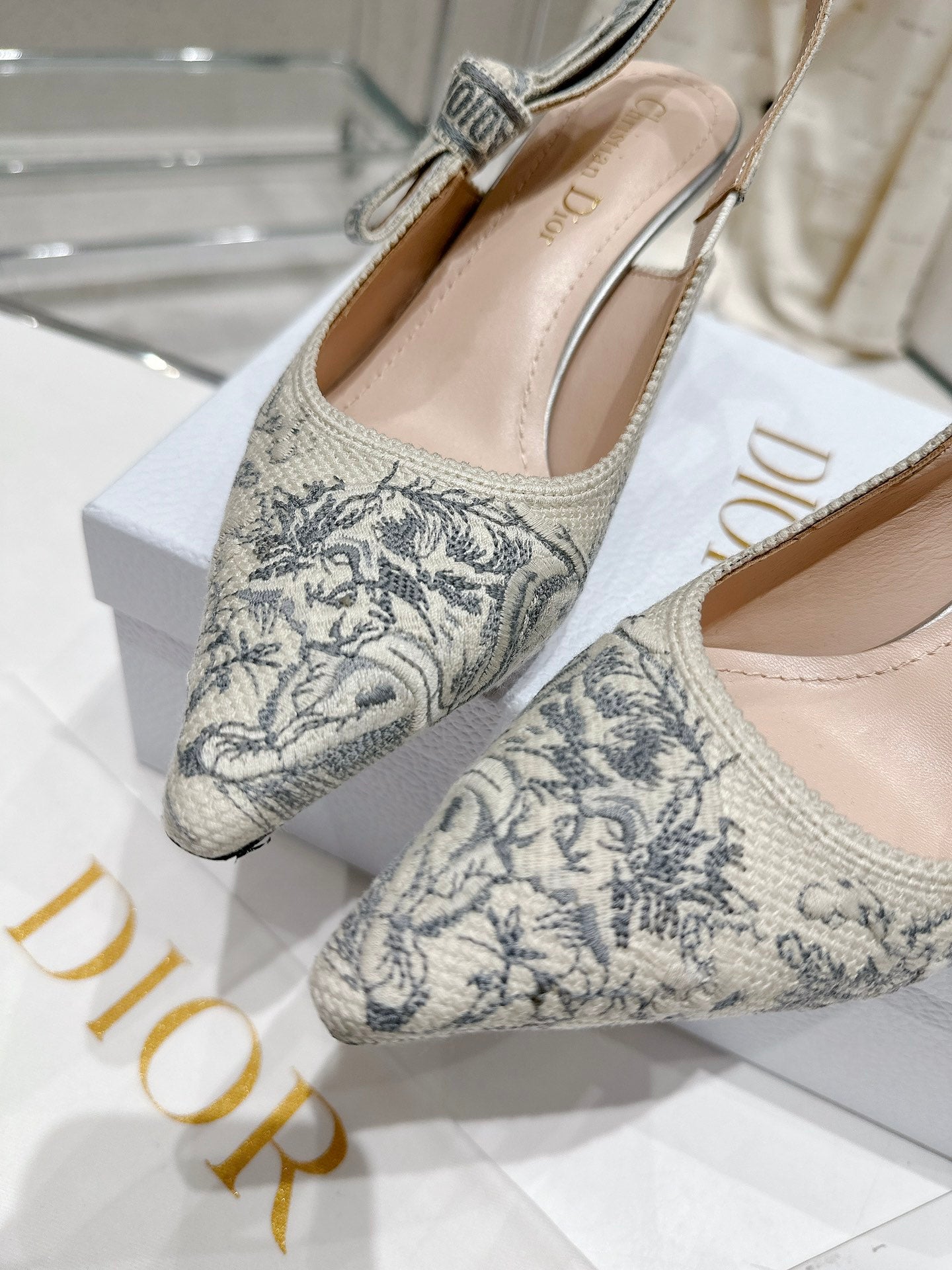 Luxury Shoes - DIR - 438