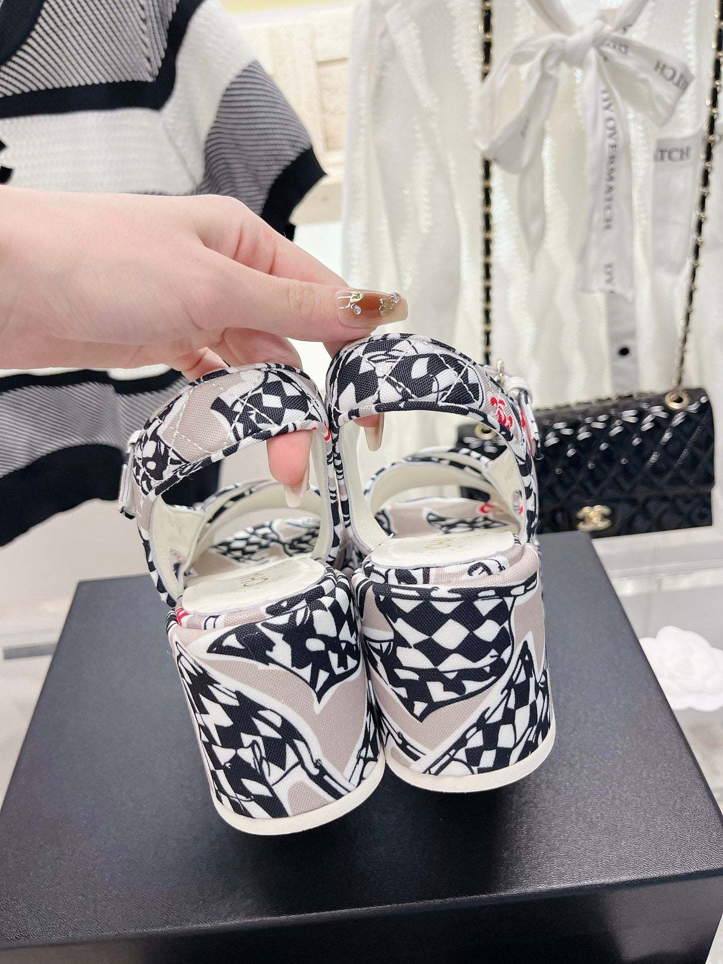 Luxury Shoes Sandals - CHL - 170