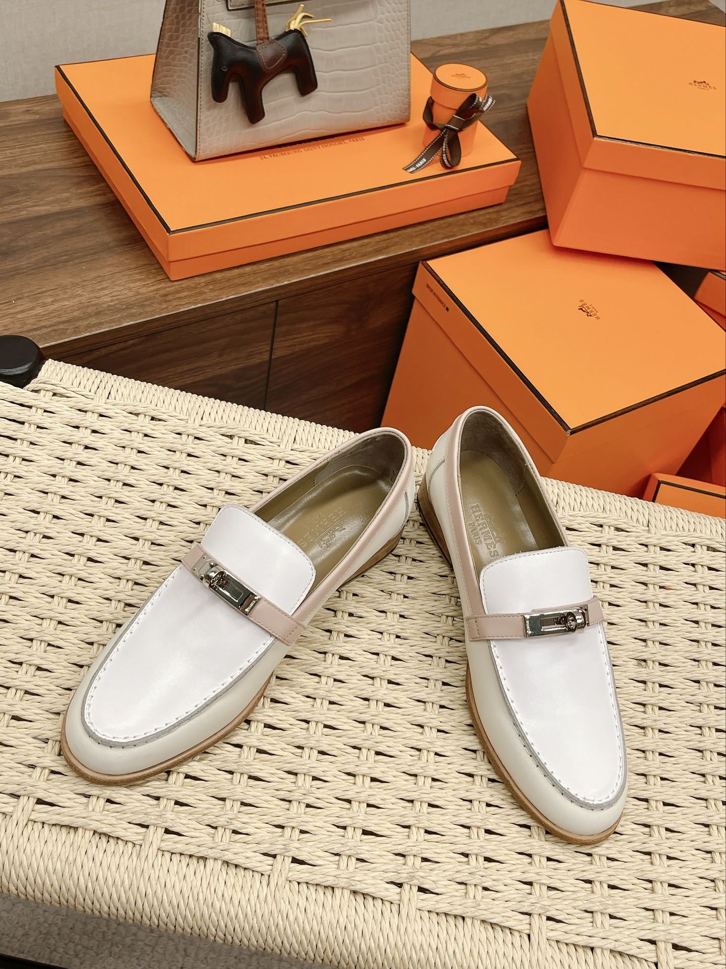 Luxury Shoes - HMS - 135