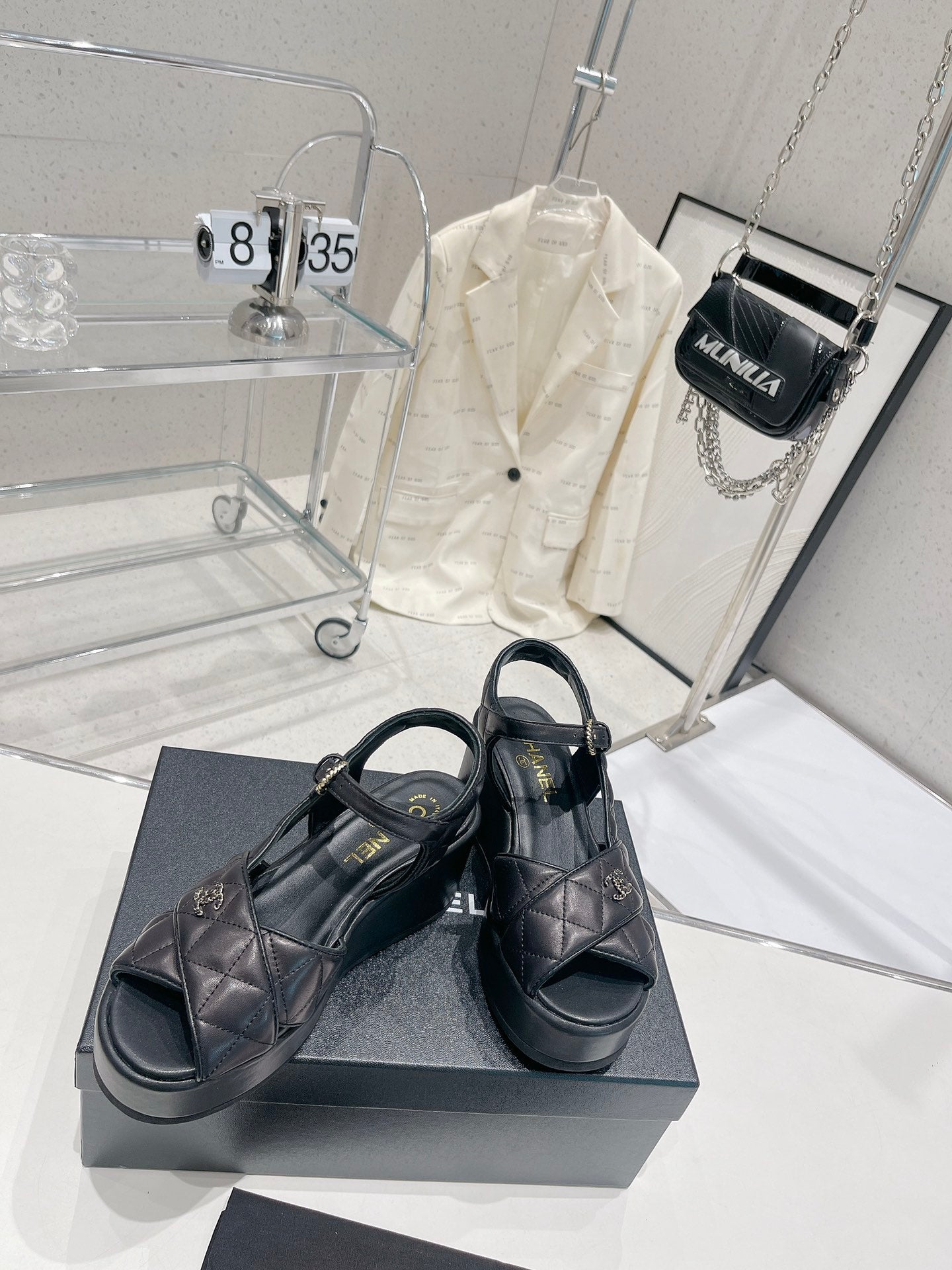 Luxury Shoes Sandals - CHL - 182