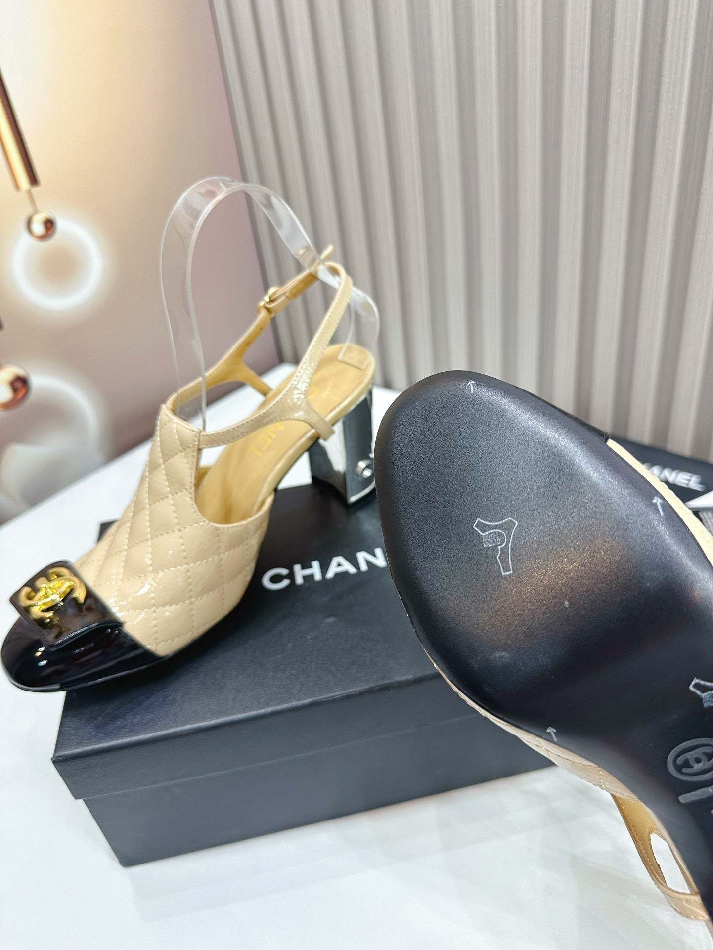 Luxury Shoes Sandals - CHL - 323